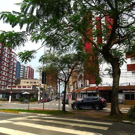פראייה גראנדה 113 Canto Do Forte - 1Dorm - 200 M Da Praia E 20M Dos Bares E Restaurantes - Estacionamento Gratuito E Wi Fi , Tv A Cabo מראה חיצוני תמונה