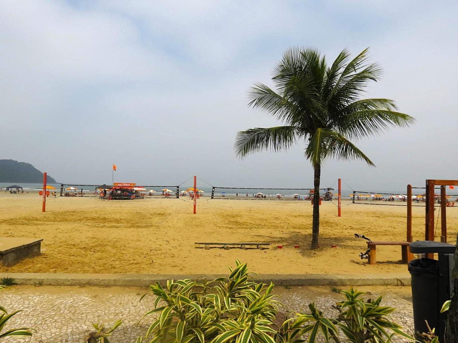 פראייה גראנדה 113 Canto Do Forte - 1Dorm - 200 M Da Praia E 20M Dos Bares E Restaurantes - Estacionamento Gratuito E Wi Fi , Tv A Cabo מראה חיצוני תמונה